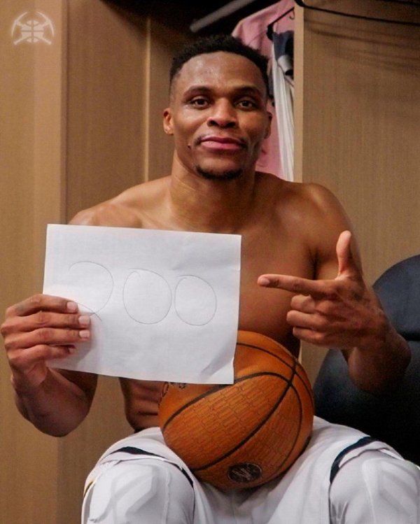 威少生存第200个三双掘金擒灰熊 篮网险胜黄蜂