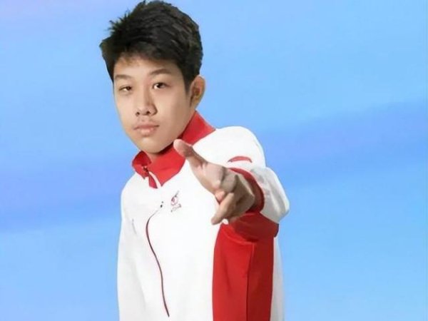 泳池 + 课堂双优标杆!张展硕破世青记载,洛杉矶奥运异日可期