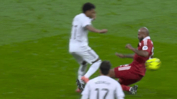 前西甲裁判: 马科斯踩踏罗德里戈非红牌;后者应被二黄罚下