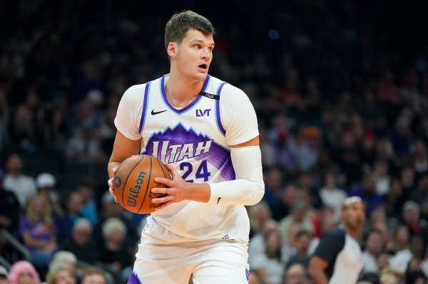 名记: 走路者寻求长期首发中锋 已参议祖巴茨&凯斯勒&加福德等东谈主